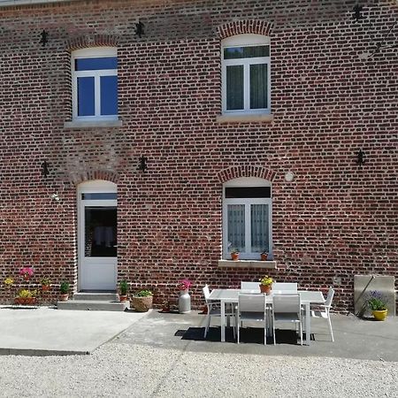 Au Coeur De L'Enclave Bed and Breakfast Moeuvres Exteriör bild