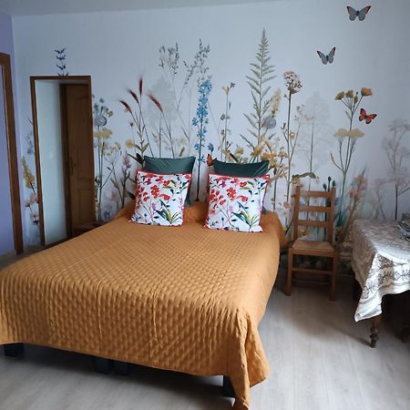 Au Coeur De L'Enclave Bed and Breakfast Moeuvres Exteriör bild